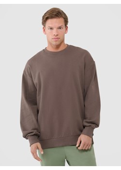 Męska bluza dresowa oversize nierozpinana bez kaptura 4F 4FWSS25TSWSM1536 - brązowa ze sklepu Sportstylestory.com w kategorii Bluzy męskie - zdjęcie 184004773