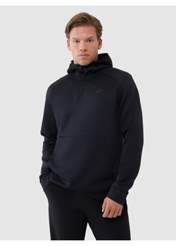 Męska bluza treningowa z kapturem 4F 4FWSS25TFSWM457 - czarna ze sklepu Sportstylestory.com w kategorii Bluzy męskie - zdjęcie 184005112
