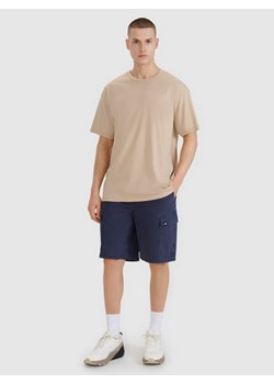 Męskie spodenki casual cargo 4F 4FRSS25TSHOM759 - granatowe ze sklepu Sportstylestory.com w kategorii Spodenki męskie - zdjęcie 184005764