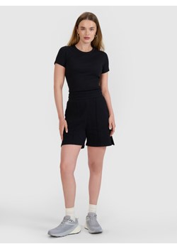 Damskie spodenki dresowe 4F 4FRSS25TSHOF731 - czarne ze sklepu Sportstylestory.com w kategorii Szorty - zdjęcie 184005771