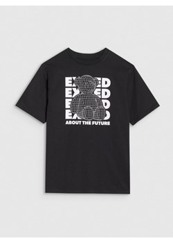 Chłopięcy t-shirt z nadrukiem 4F 4FJRSS25TTSHM2819 - czarny ze sklepu Sportstylestory.com w kategorii T-shirty chłopięce - zdjęcie 184006393