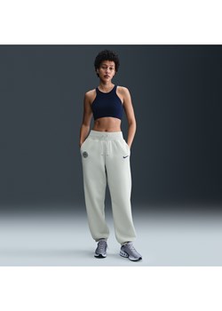 Damskie spodnie piłkarskie o kroju oversize z wysokim stanem Nike Inter Mediolan Phoenix Fleece - Szary ze sklepu Nike poland w kategorii Spodnie damskie - zdjęcie 184007003