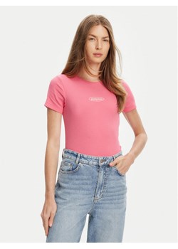 Guess Jeans T-Shirt W5YP37 KA0H1 Różowy Slim Fit ze sklepu MODIVO w kategorii Bluzki damskie - zdjęcie 184012074