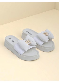 Royalfashion Damskie klapki na platformie z kokardką Mivo Jump ze sklepu royalfashion.pl w kategorii Klapki damskie - zdjęcie 184012481