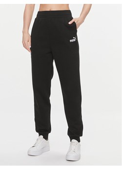 Puma Spodnie dresowe Ess+ Embroidery 670007 Czarny Regular Fit ze sklepu MODIVO w kategorii Spodnie damskie - zdjęcie 184016201