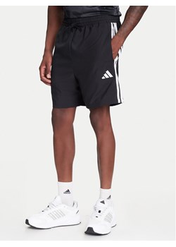 adidas Szorty sportowe Essential 3-Stripes Chelsea JE6436 Czarny Regular Fit ze sklepu MODIVO w kategorii Spodenki męskie - zdjęcie 184019262