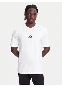 adidas T-Shirt Essentials Small Logo JF1092 Biały Regular Fit ze sklepu MODIVO w kategorii T-shirty męskie - zdjęcie 184019461