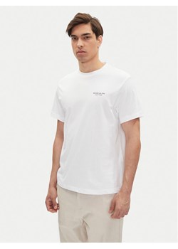 Mustang T-Shirt Akron 1016284 Biały Relaxed Fit ze sklepu MODIVO w kategorii T-shirty męskie - zdjęcie 184023380