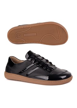 Sneakersy barefoot damskie Kaia Olivier – anatomiczne buty skórzane czarny floter z lakierem ze sklepu ButyModne.pl w kategorii Mokasyny męskie - zdjęcie 184025104