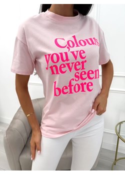 Pudrowy T-shirt z Nadrukiem ze sklepu ModnaKiecka.pl w kategorii Bluzki damskie - zdjęcie 184029634