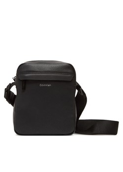 Saszetka Calvin Klein Ck Must Reporter LV04D3083G Czarny ze sklepu eobuwie.pl w kategorii Saszetki - zdjęcie 184030062