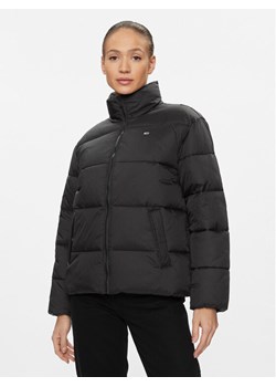 Tommy Jeans Kurtka zimowa DW0DW15963 Czarny Regular Fit ze sklepu MODIVO w kategorii Kurtki damskie - zdjęcie 184030781