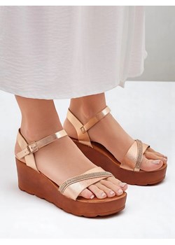 Royalfashion Damskie sandały na koturnie z cyrkoniami i brokatem Aurora Glow ze sklepu royalfashion.pl w kategorii Sandały damskie - zdjęcie 184031892