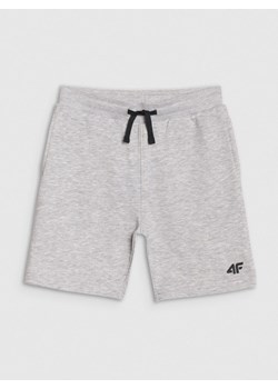 Chłopięce spodenki dresowe 4F 4FJWSS25TSHOM601 - szare ze sklepu Sportstylestory.com w kategorii Spodenki chłopięce - zdjęcie 184040700