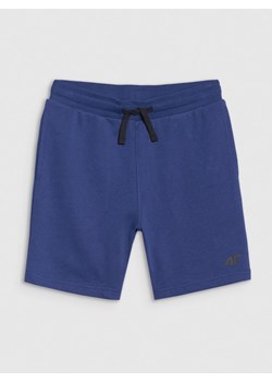 Chłopięce spodenki dresowe 4F 4FJWSS25TSHOM601 - niebieskie ze sklepu Sportstylestory.com w kategorii Spodenki chłopięce - zdjęcie 184040714