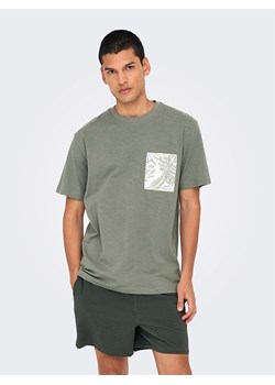 ONLY &amp; SONS Koszulka &quot;Perry&quot; w kolorze zielonym ze sklepu Limango Polska w kategorii T-shirty męskie - zdjęcie 184043113