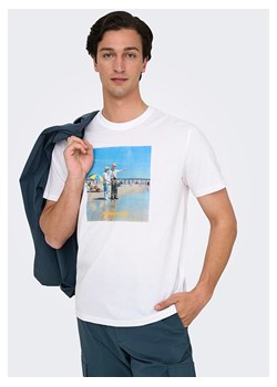 ONLY &amp; SONS Koszulka &quot;Max&quot; w kolorze białym ze sklepu Limango Polska w kategorii T-shirty męskie - zdjęcie 184043140