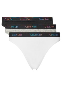 Calvin Klein Underwear Komplet 5 par fig klasycznych LV00QD5323 Kolorowy ze sklepu MODIVO w kategorii Majtki damskie - zdjęcie 184045741