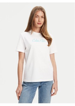 Calvin Klein Jeans T-Shirt Classic Logo LV047C854G Biały Regular Fit ze sklepu MODIVO w kategorii Bluzki damskie - zdjęcie 184045803