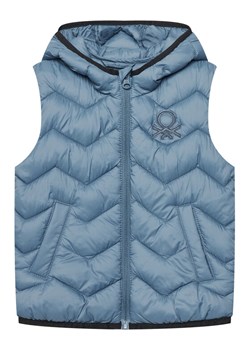 United Colors Of Benetton Kamizelka 2TWDCJ00R Niebieski Regular Fit ze sklepu MODIVO w kategorii Kamizelki chłopięce - zdjęcie 184048984