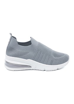 Shelvt Buty sportowe wsuwane szare ze sklepu ButyModne.pl w kategorii Buty sportowe damskie - zdjęcie 184049613