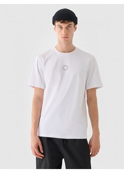 Męski t-shirt z nadrukiem Outhorn OTHWAW24TTSHM2435 - biały ze sklepu Sportstylestory.com w kategorii T-shirty męskie - zdjęcie 184051983