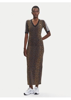 adidas Sukienka codzienna Leopard JW2773 Brązowy Slim Fit ze sklepu MODIVO w kategorii Sukienki - zdjęcie 184058054