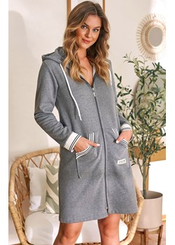 Doctor Nap Szary szlafrok w sportowym stylu z ozdobnymi ściągaczami SMZ.4508.DARK_GREY, Kolor szary, Rozmiar S, Doctor Nap ze sklepu Primodo w kategorii Szlafroki damskie - zdjęcie 184064403