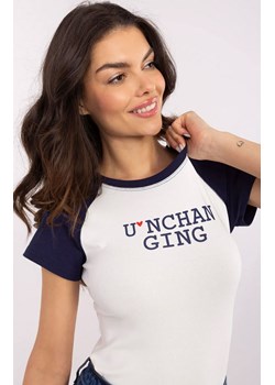 Bawełniany t-shirt z granatowymi rękawami NM-TS-V7939.50, Kolor biało-granatowy, Rozmiar uniwersalny, VINCEOTTO ze sklepu Primodo w kategorii Bluzki damskie - zdjęcie 184068224