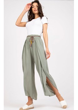 Spodnie szwedy z paskiem khaki TW-SP-BI-81378.24P, Kolor khaki, Rozmiar S, OCH BELLA ze sklepu Primodo w kategorii Spodnie damskie - zdjęcie 184069631