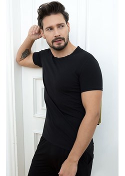 Czarna koszulka męska na krótki rękaw w serek Ikar, Kolor czarny, Rozmiar M, Italian Fashion ze sklepu Primodo w kategorii T-shirty męskie - zdjęcie 184074104