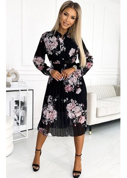 Plisowana sukienka midi z różami na czarnym tle 449-3, Kolor czarny-wzór, Rozmiar one size, Numoco ze sklepu Primodo w kategorii Sukienki - zdjęcie 184086864