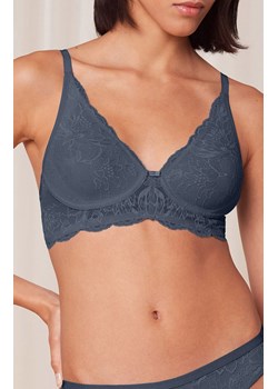 Triumph biustonosz miękki soft Amourette Charm 10214451-00XX, Kolor brudny niebieski, Rozmiar 75B, Triumph - id: 189459 - marki Triumph - 184093953 Triumph biustonosz miękki soft Amourette Charm 10214451-00XX, Kolor brudny niebieski, Rozmiar 75B, Triumph ze sklepu Primodo w kategorii Biustonosze - zdjęcie 184093953