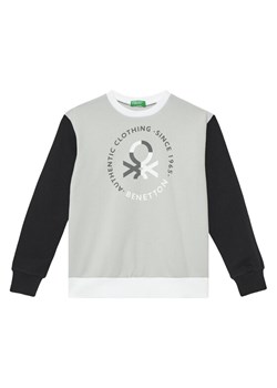 United Colors Of Benetton Bluza 3J68C10N2 Szary Regular Fit - id: 0000304707865 - marki United Colors Of Benetton - 184098161 United Colors Of Benetton Bluza 3J68C10N2 Szary Regular Fit ze sklepu MODIVO w kategorii Bluzy chłopięce - zdjęcie 184098161