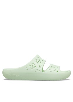 Crocs Klapki Classic Floral Cutout Sandal 210966 Zielony ze sklepu MODIVO w kategorii Klapki damskie - zdjęcie 184098223