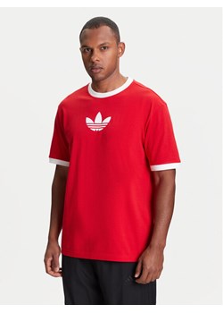 adidas T-Shirt adicolor 2000s Cali JX1514 Czerwony Loose Fit ze sklepu MODIVO w kategorii T-shirty męskie - zdjęcie 184098351