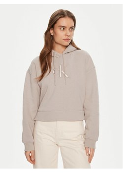 Calvin Klein Jeans Bluza J20J224718 Szary Relaxed Fit ze sklepu MODIVO w kategorii Bluzy damskie - zdjęcie 184098362