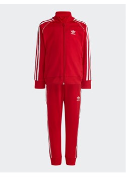 adidas Dres Adicolor SST Tracksuit IC9178 Czerwony Regular Fit ze sklepu MODIVO w kategorii Dresy chłopięce - zdjęcie 184103521