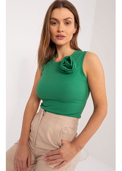 Ciemnozielony top z ozdobnym kwiatkiem DHJ-TP-17733.22X, Kolor ciemnozielony, Rozmiar uniwersalny, ITALY MODA ze sklepu Intymna w kategorii Bluzki damskie - zdjęcie 184123144