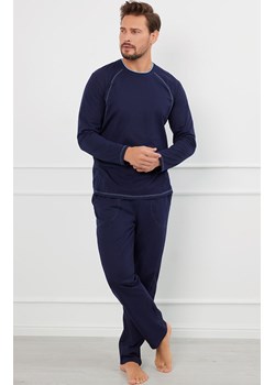 Piżama męska z długim rękawem i spodniami granatowa Salomon, Kolor granatowo-niebieski, Rozmiar S, Italian Fashion - id: 189744 - marki Italian Fashion - 184129563 Piżama męska z długim rękawem i spodniami granatowa Salomon, Kolor granatowo-niebieski, Rozmiar S, Italian Fashion ze sklepu Intymna w kategorii Piżamy męskie - zdjęcie 184129563