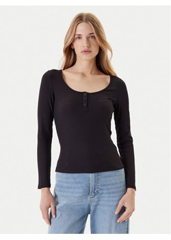 Guess Bluzka O5YI00 KCQ72 Czarny Regular Fit ze sklepu MODIVO w kategorii Bluzki damskie - zdjęcie 184158404
