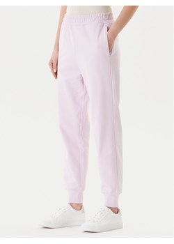 United Colors Of Benetton Spodnie dresowe 3UNIDF01A Różowy Regular Fit ze sklepu MODIVO w kategorii Spodnie damskie - zdjęcie 184158663