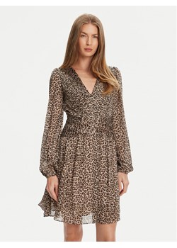 Guess Sukienka koktajlowa W5YK20 WDW82 Beżowy Regular Fit ze sklepu MODIVO w kategorii Sukienki - zdjęcie 184158714
