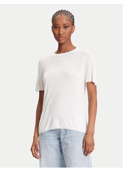 Calvin Klein Sweter LV044A307G Écru Regular Fit ze sklepu MODIVO w kategorii Swetry damskie - zdjęcie 184167530