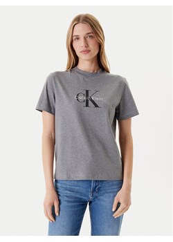 Calvin Klein Jeans T-Shirt Hero Classic LV047B865G Szary Regular Fit ze sklepu MODIVO w kategorii Bluzki damskie - zdjęcie 184169674