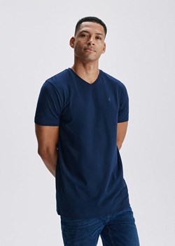 Koszulka z krótkim rękawem z dekoltem w serek ze sklepu Diverse w kategorii T-shirty męskie - zdjęcie 184175242