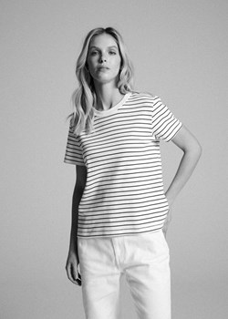 Dopasowana koszulka z bawełny HEAVY-COTTON ze sklepu Diverse w kategorii Bluzki damskie - zdjęcie 184180642