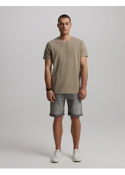 Koszulka z krótkim rękawem w serek ze sklepu Diverse w kategorii T-shirty męskie - zdjęcie 184181281