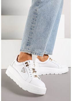 Białe Sneakersy na Grubej Podeszwie ze Skóry Naturalnej z Trójkątną Ozdobą Dollassea ze sklepu born2be.pl w kategorii Buty sportowe damskie - zdjęcie 184185800