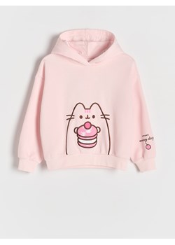 Reserved - Bluza z aplikacją Pusheen - pastelowy róż ze sklepu Reserved w kategorii Bluzy dziewczęce - zdjęcie 184188180